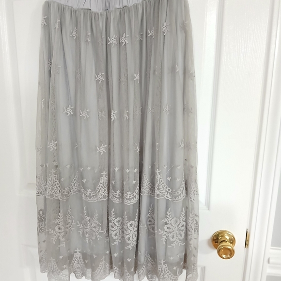 Indigo Soul Gray Lace Overlay Boho Elastic Waist Midi Skirt Womens Size 2X - Picture 2 of 7